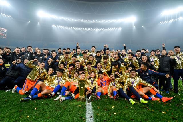 黄金甲体育官网-泰山队夺得双冠实至名归 或为后金元时代指明方向