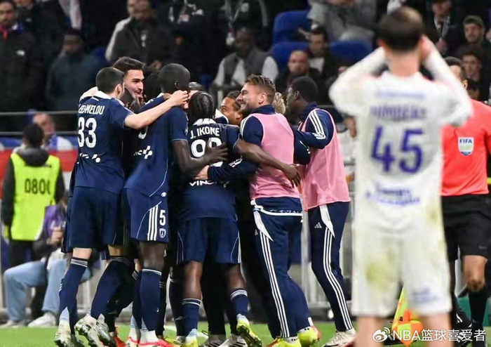 黄金甲体育官方网站-米兰双杀国米，罗马翻车，这夜足坛剧本太刺激！|波尔图|国际米兰|AC米兰|ac米兰|球队_新浪体育_新浪新闻