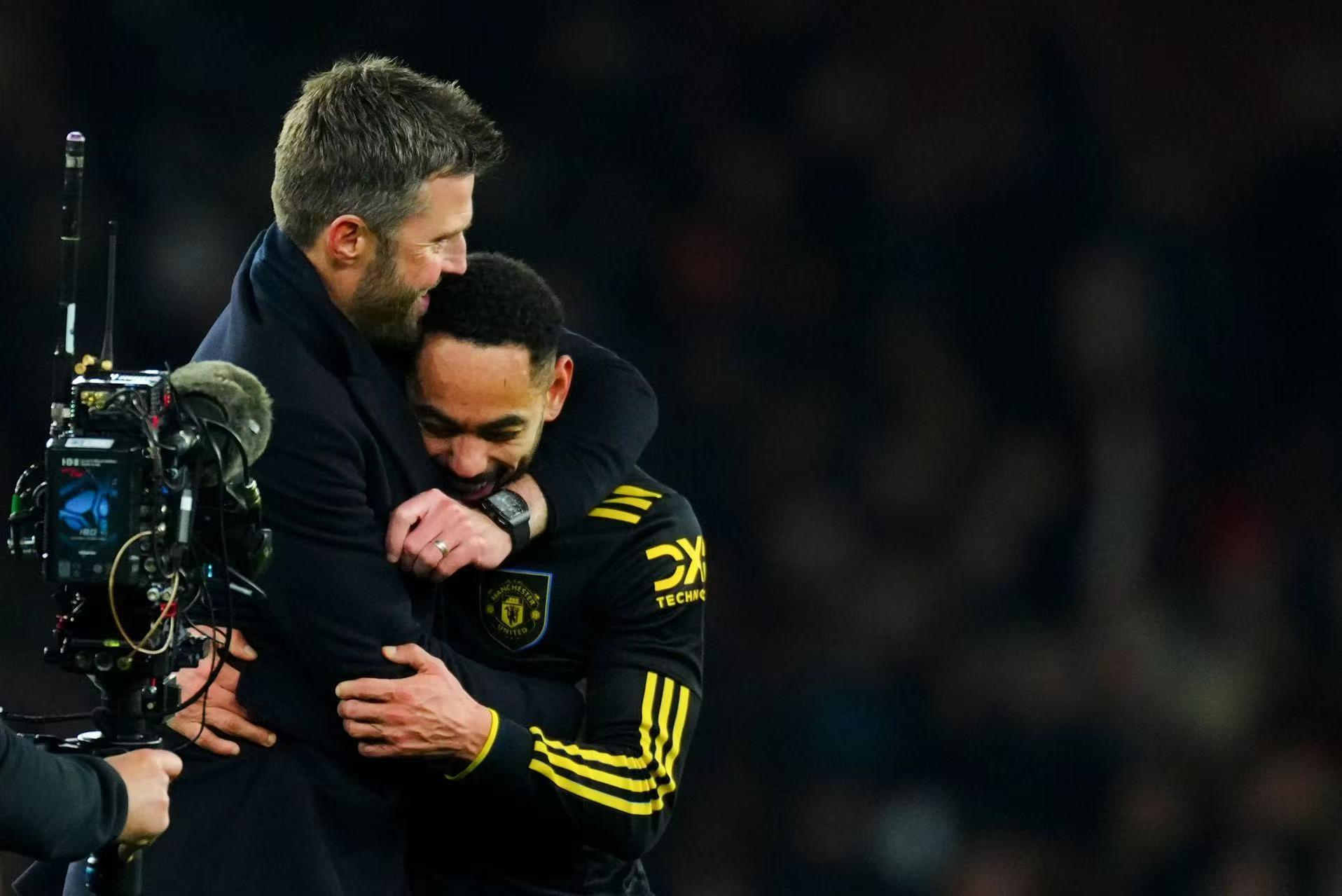 黄金甲体育-后卫负责进球！阿森纳锋线全线陷入进球荒，夺冠前景如何？