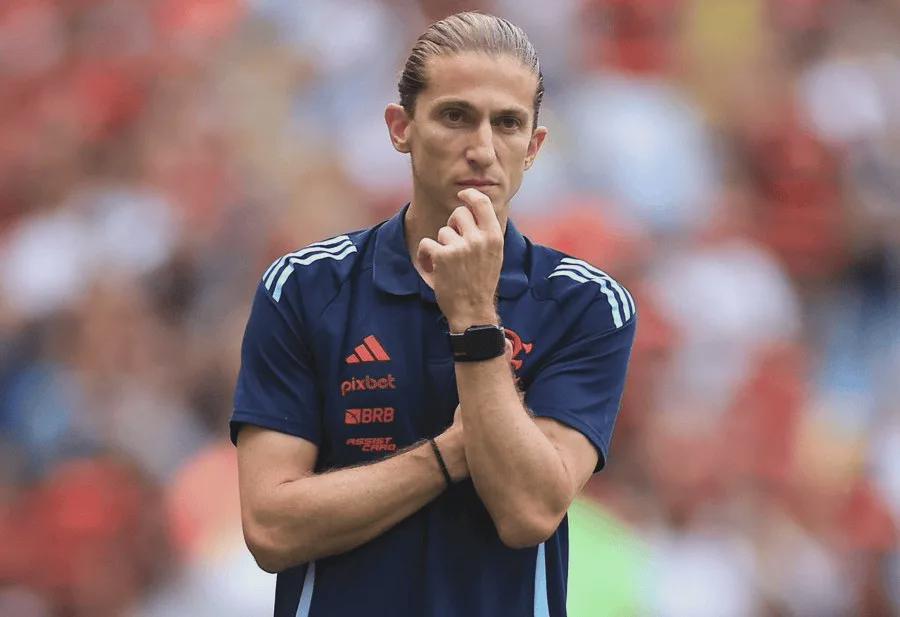 黄金甲体育官网-率队11-0晋级仅3个小时后，40岁少帅遭巴西豪门解雇：上赛季夺4冠