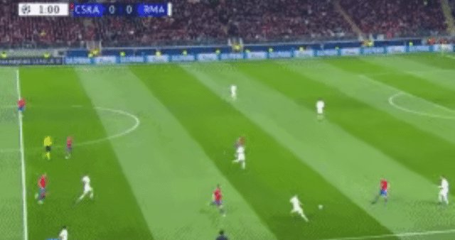 1625319946180037648.gif 克罗斯回传失误0.gif